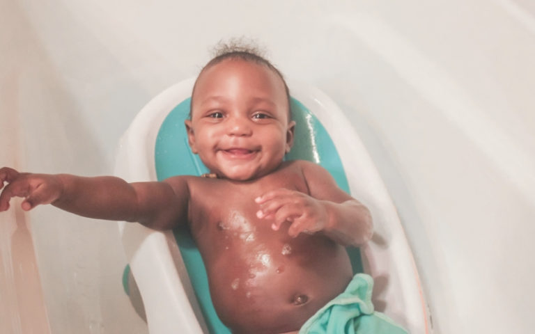 5 Tips For A Stress-Free Baby Bath Time Routine