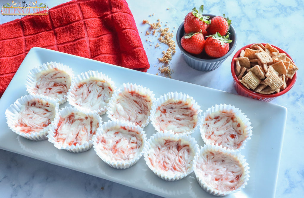 These No-Bake Mini Cheesecakes have a Cinnamon Toast Crunch Crust and were inspired by my trip to the Hatcher Family Dairy Farm with The Dairy Alliance.