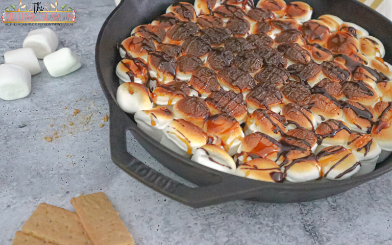 Looking for a fun twist on the classic S'more's recipe? Then check out these delicious Butterscotch Cast Iron Skillet S'mores Dip!