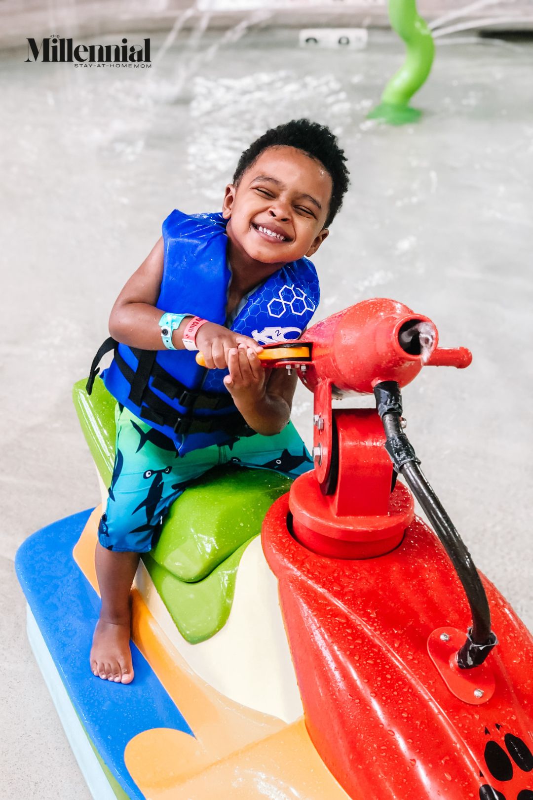 Young kids playing in shallow splash area at Great Wolf Lodge